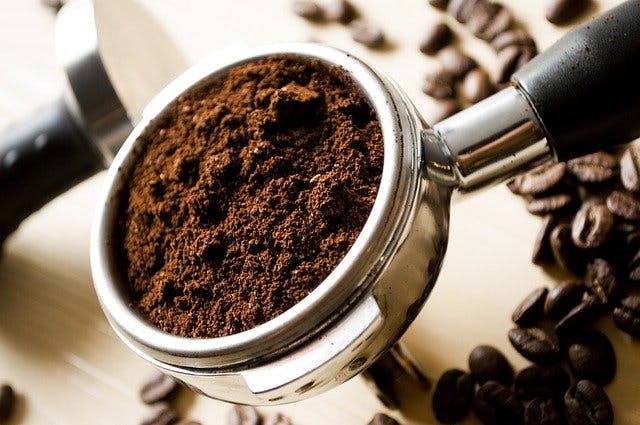 gemahlener Kaffee in Trester