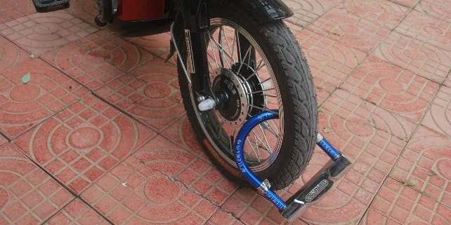 Bügelschloss als Fahrrad Diebstahlschutz am Hinterrad