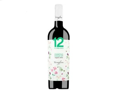 Eine Flasche des  Varvaglione 12 e mezzo Primitivo Puglia IGP Organic Wine 2019 