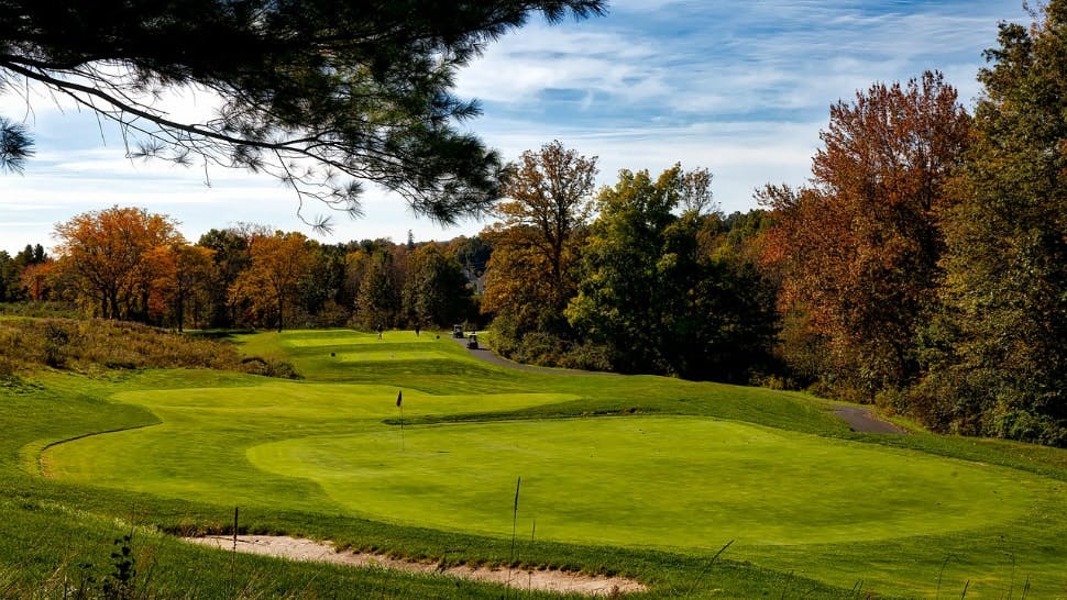 Golfplatz im Panorama